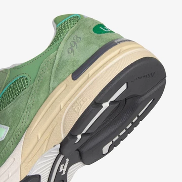 New Balance 993 Chive