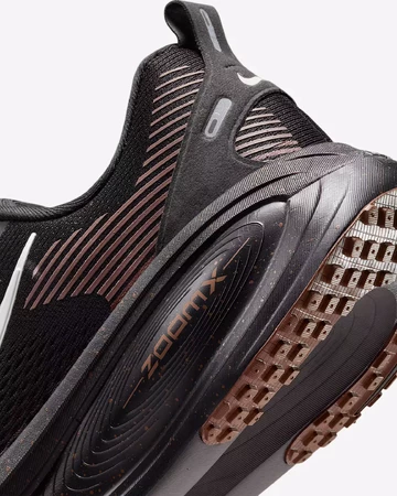 Nike Vomero 18 Velvet Brown Ferse Details