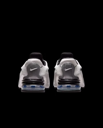 Nike Air Max Dolce Metallic Silver von hinten