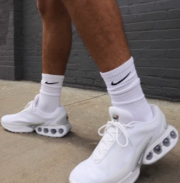 Air Max DN White Metallic Tragebild