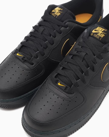 Air Force 1 Low Ballistic Mesh Black University Gold Detail von Oben