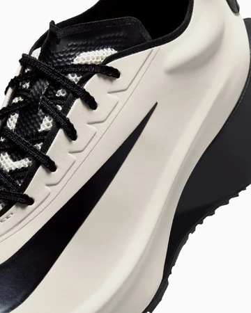 Nike First Sight Noir Light Bone Upper Details