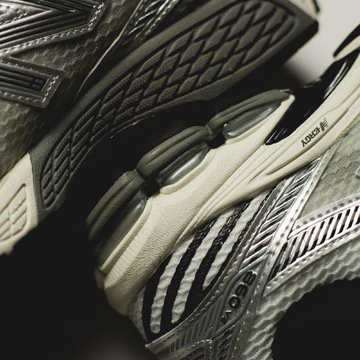 New Balance 860V2 Optic White Lookbook Detail hinterer Teil