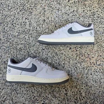 Yuto Horigome x Nike SB Air Force 1 Low Außenseiten
