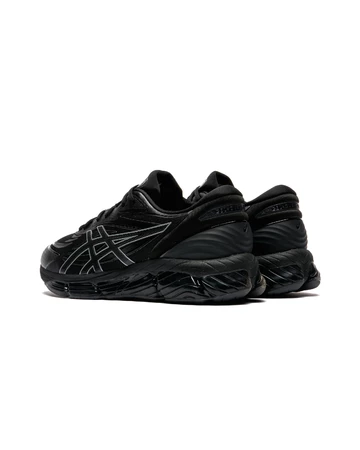 Der ASICS Gel-Quantum 360 VIII Black von hinten
