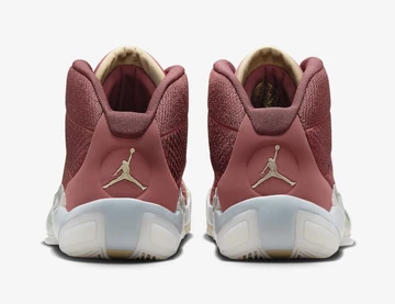 Der Jordan 38 Year of the Dragon von hinten