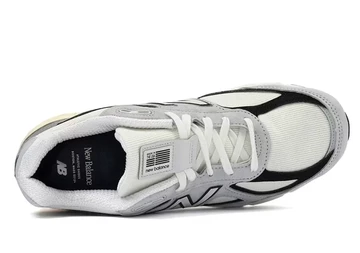 New Balance 990v4 Grey Black von Oben