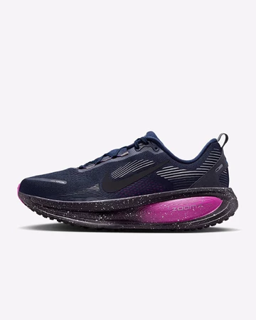Nike Vomero 18 SE Obsidian & Hyper Violet Außenseite