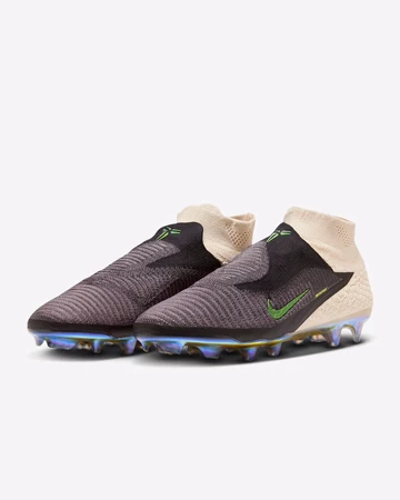 Kobe Bryant x Nike Phantom 6 Low Elite SE Phantom - Firm Ground Laceless schräg