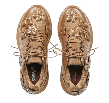 Cecilie Bahnsen x ASICS Gel-Terrain Flower Sepia Paar von oben