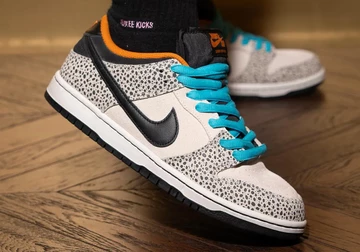 SB Dunk Low Safari Olympics schräg Außenseite