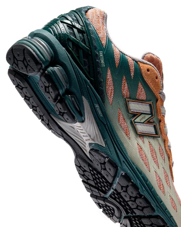 New Balance 1906 Natural Mint Sohle