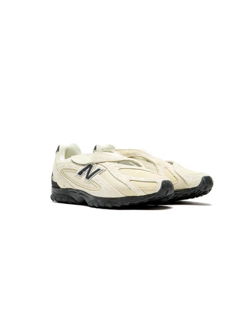 New Balance 204V Pistachio Butter schräg