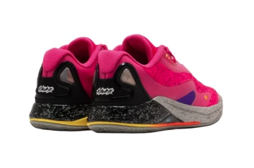 New Balance Kawhi 4 Hi-Pink Paar von hinten