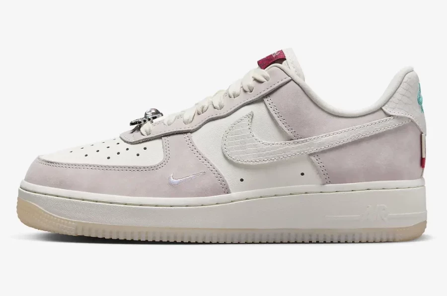 Air Force 1 Low Year of the Dragon Außenseite