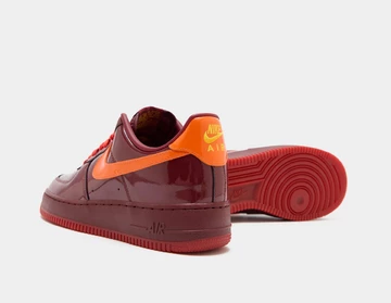 Nike Air Force 1 Low Patent Red Paar