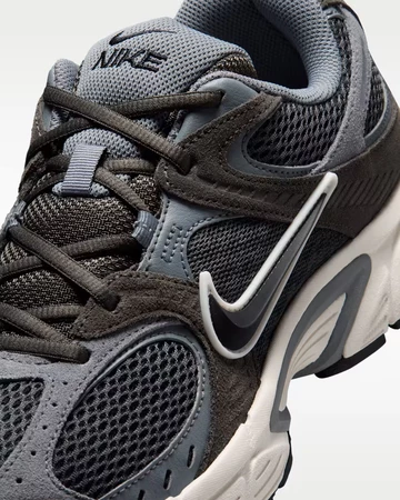 Nike V5 RNR Suede Anthracite Detailbild