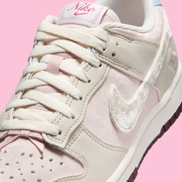Nike Dunk Low Valentines Day 2026 Detailbild