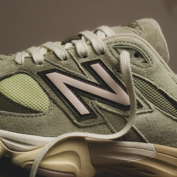 New Balance 9060 Olivine
