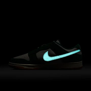 Dunk Low Suede Malachite glow in the dark Swoosh 1