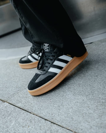 Der schwarze adidas Samba XLG - latest Pick Up