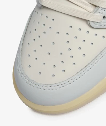 Air Jordan 1 Low OG Rabbit Floral Swoosh Zehen Details