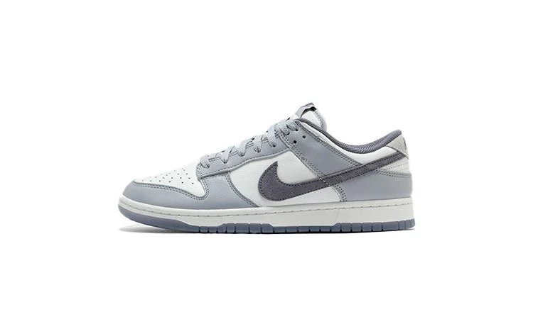 Dunk Low SE Light Carbon