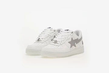 Der Bape Sta M1 White von schräg außen