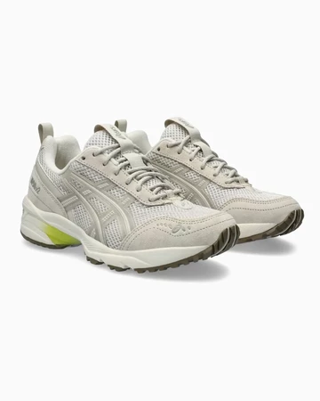 Schräge Ansicht des ASICS GEL-1090V2 Smoke Grey