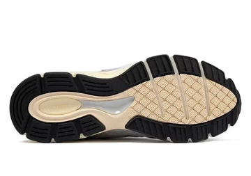 New Balance 990v4 Grey Black Sohle