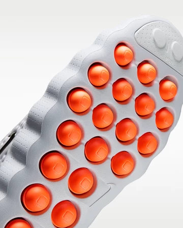 Nike Mind 002 Football Grey Sohle