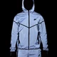Nike Tech Reflective Jacket - alle Größen wieder bei Nike online! 🔦