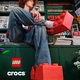 LEGO® x Crocs Brick Clog Bright Red - ab 12:00 Uhr online! 🕛